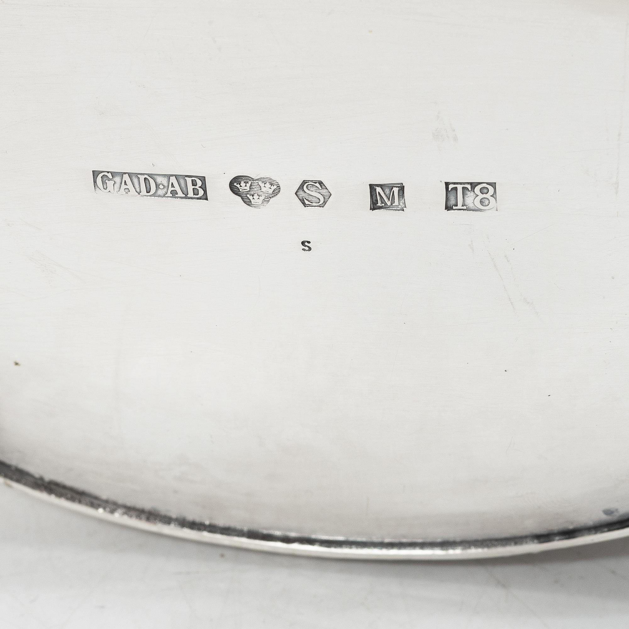 A Swedish parcel gilt silver sugar box, mark of GA Dahlgren, Malmö 1945.