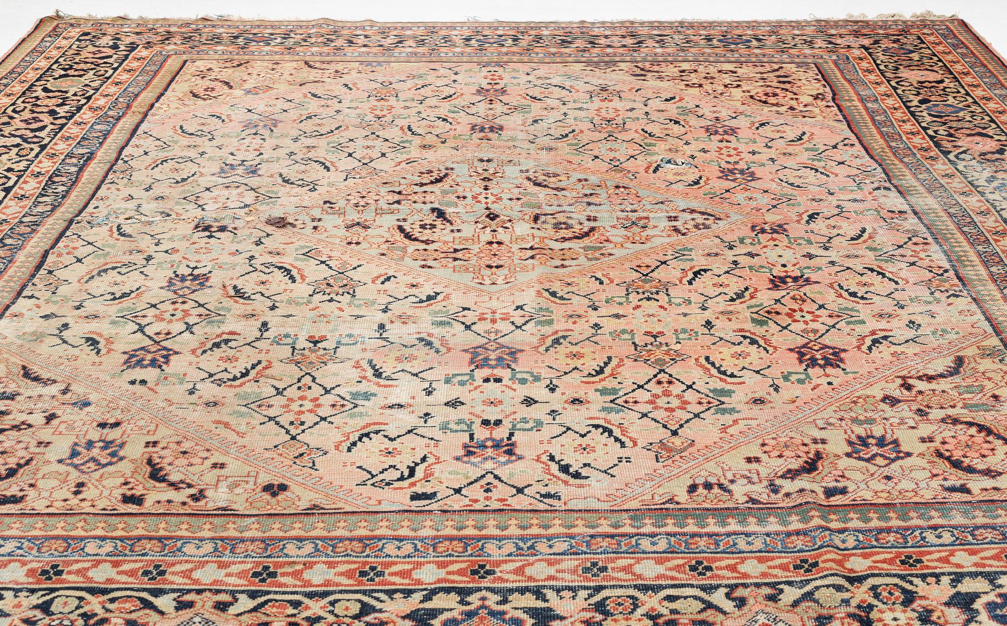 Matta, orientalisk, semiantik, ca 415 x 365 cm.