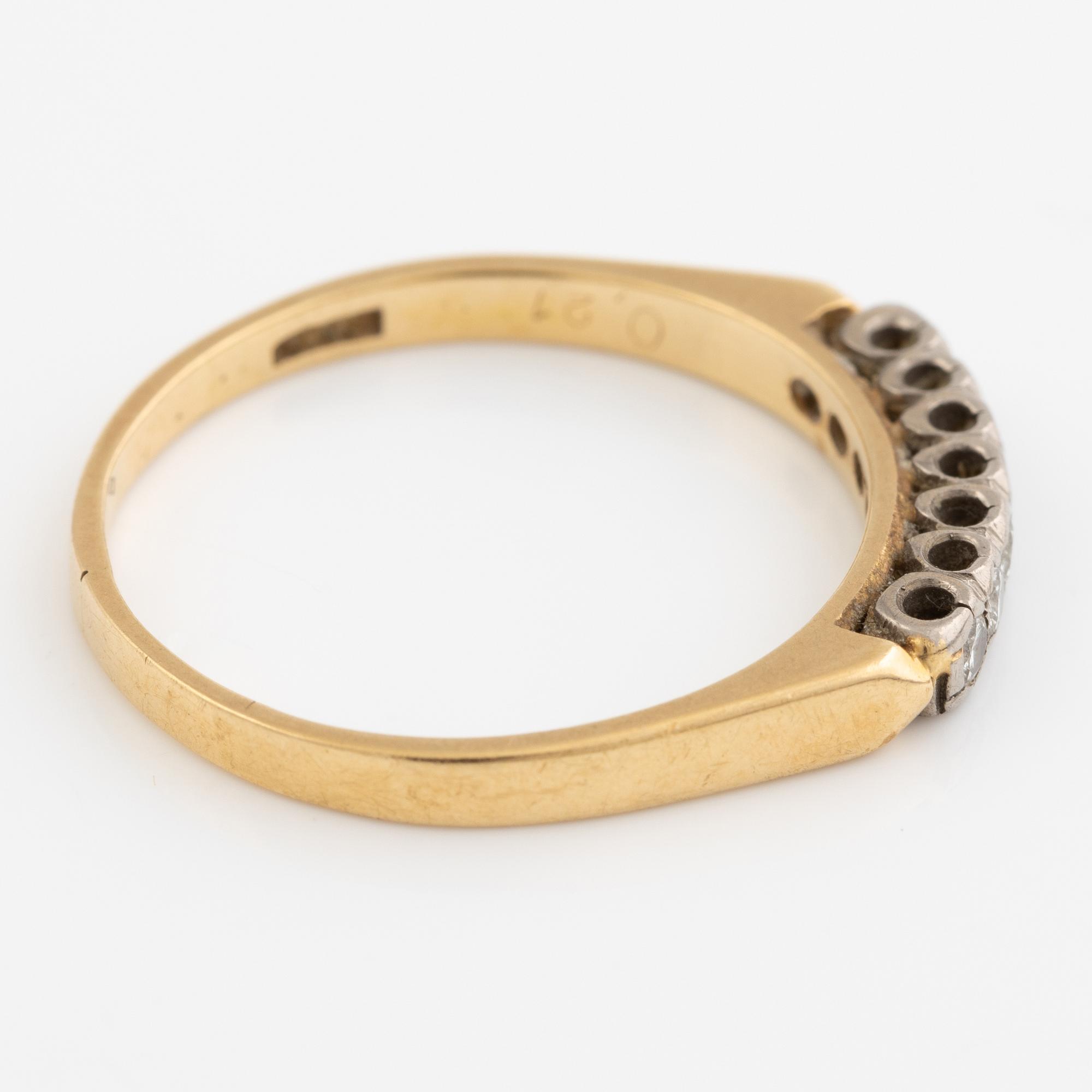 Ring, half eternity, 18K gold and brilliant-cut diamonds.