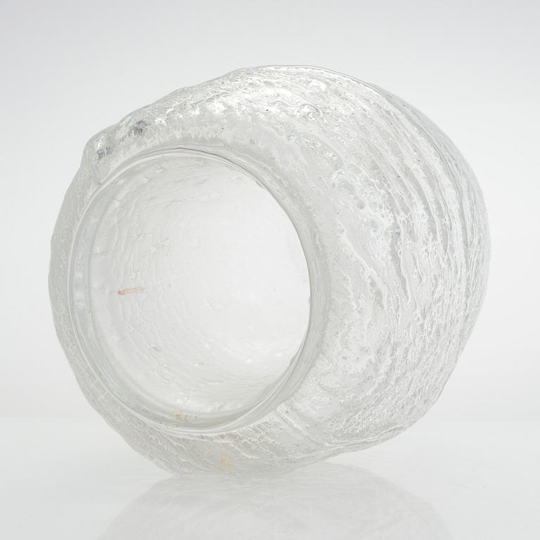 Timo Sarpaneva, a vase from the Finlandia series for Iittala. Signed Timo Sarpaneva Iittala 1968.