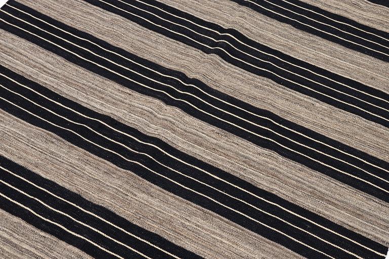 Matta, Afghanistan, slätväv, ca 186 x 166 cm.