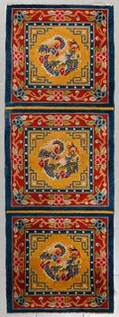 A chinese rug, semiantique, 192 x 68 cm.