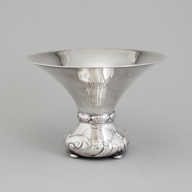 A Swedish Art Nouveau silver centerpiece bowl maker's mark CG Hallberg, Stockholm 1915.