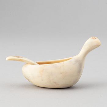 Lars Levi Sunna, saltripa med sked, renhorn, signerad LL Sunna.