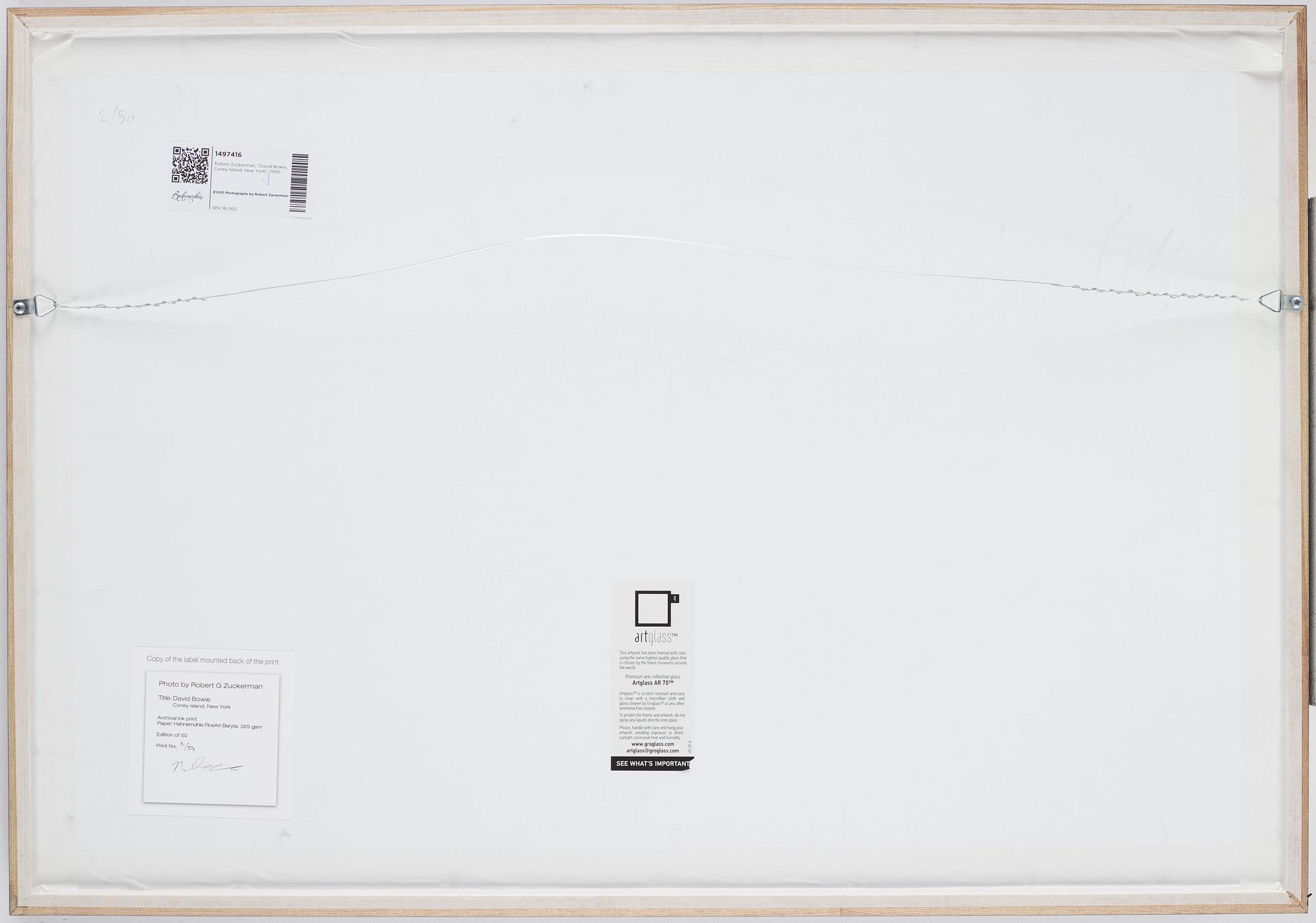 Robert Zuckerman, "David Bowie, Coney Island, New York", 1990.