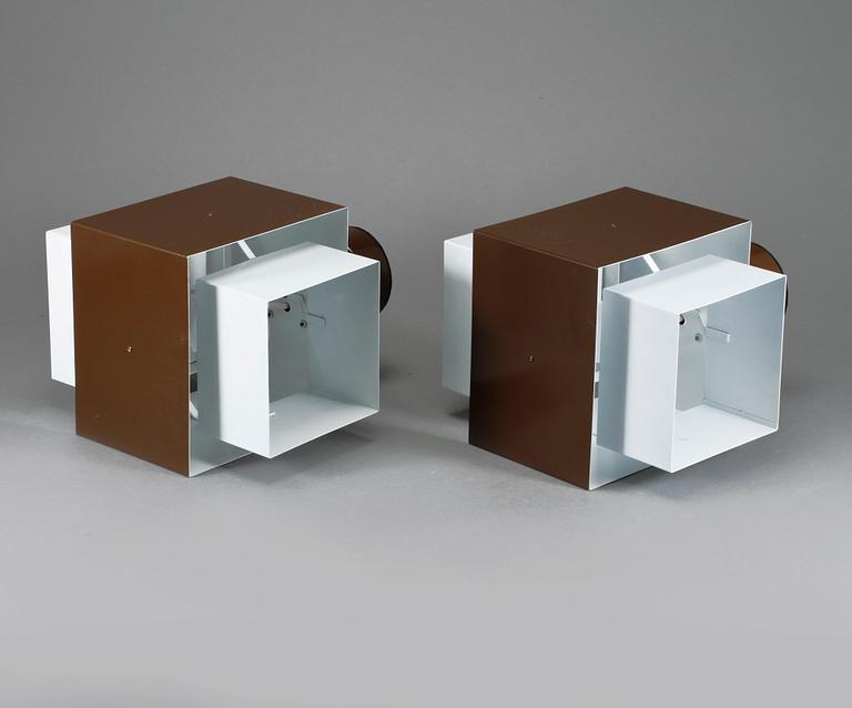 VÄGGLAMPOR, ett par, Hans Agne Jakobsson, Markaryd, Sverige, 1900-talets andra hälft.