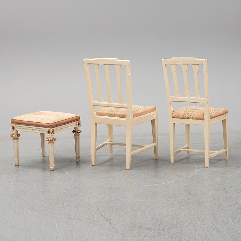 STOLAR 2 st, 1800-talets början och TABURETT, 1900-talets början.