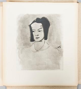 A portfolio with 48 prints from 1945.