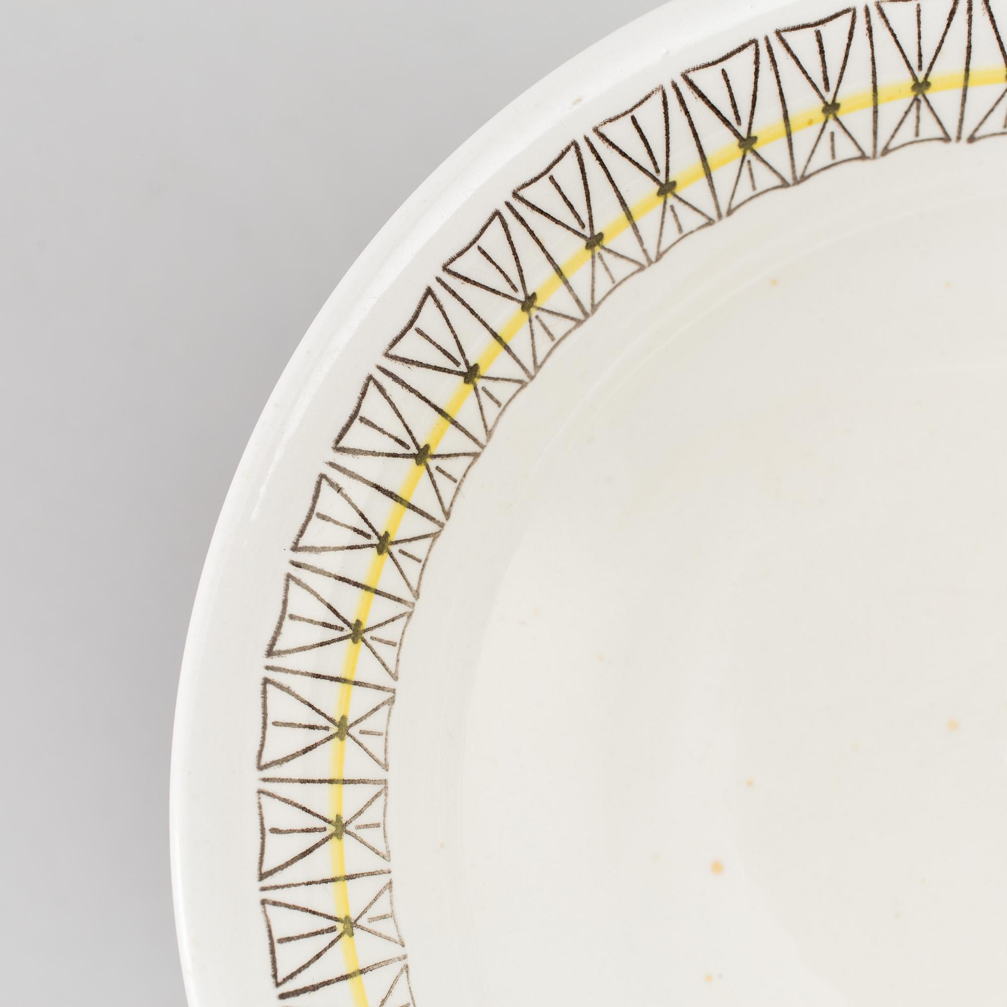 A 31 piece tableware set by Helmer Ringström, Gefle/Upsala Ekeby.