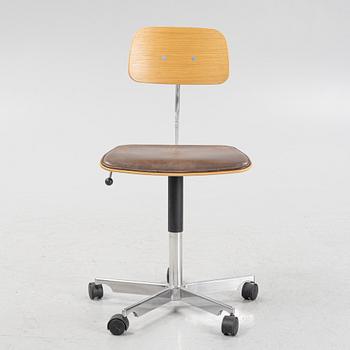 Jørgen Rasmussen, a 'Kevi 2533' office chair, Engelbrechts/Montana, Danmark.