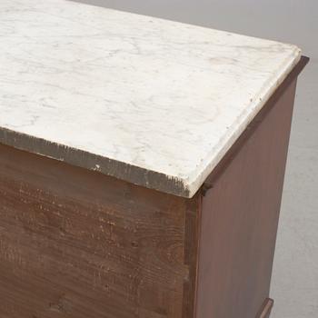 BYRÅ, sengustaviansk, omkring 1800.