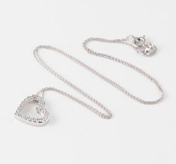 HÄNGE, 18K vitguld med briljantslipade diamanter ca 0.25 ct. Vikt 2,2 gram.