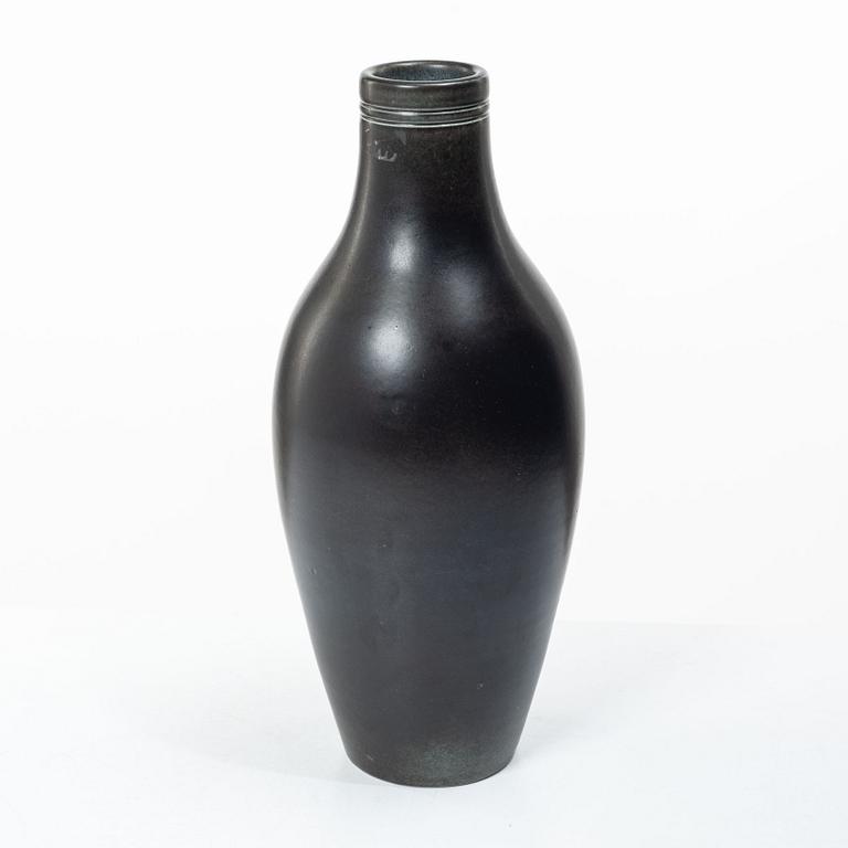 Gunnar Nylund, A stoneware vase, Rörstrand.