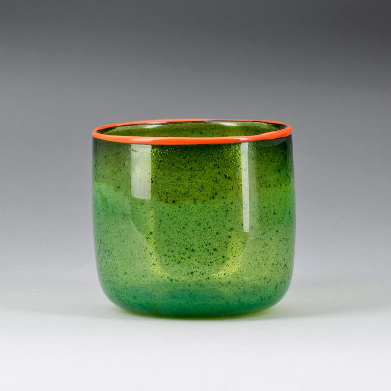 SKÅL, glas, Gunnar Cyren, Orrefors, 1900-talets andra hälft. Sign o nr 03061-115.