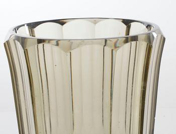VAS, glas, Simon Gate, Orrefors, signerad GA och numrerad, 1900-talets första hälft.