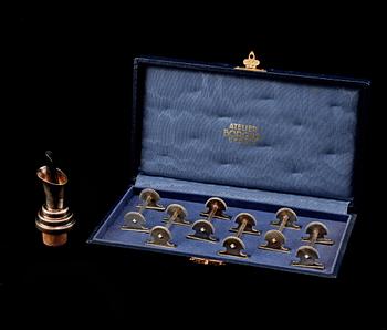 SMÖRLÄGG, 6 st, silver, Borgila samt DROPPKORK, silver, 1900-tal. Total vikt 134 g.