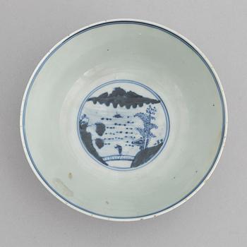 A Chinese blue and white porcelain 'scholars' bowl, Qing dynasty, 19th Century.