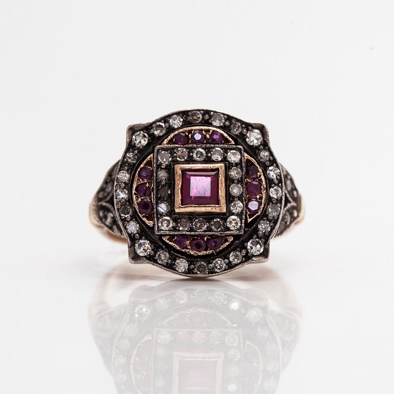 Ring, 8/8 cut diamonds, rubies, 14K (56) gold, silver.
