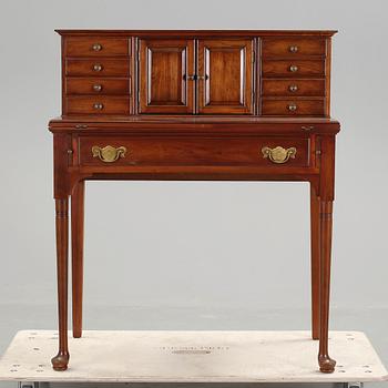 DAMSKRIVBORD, Pennsylvania house, 1900-talets andra hälft.
