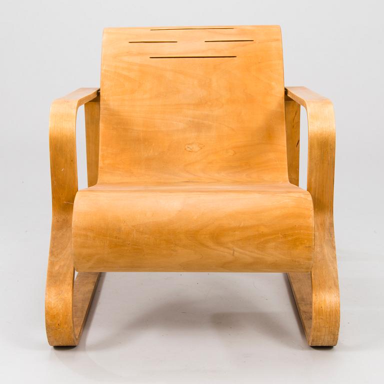 ALVAR AALTO, a 'Paimio' 41 armchair for  O.Y. Huonekalu- ja Rakennustyötehdas A.B. Finland.