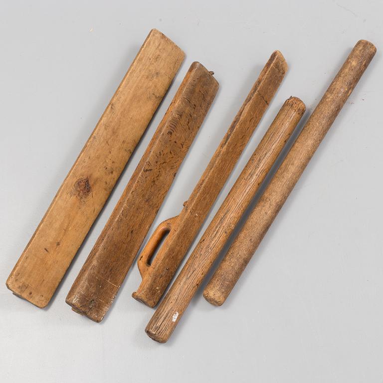 A set of ironing utensils, 18th century.