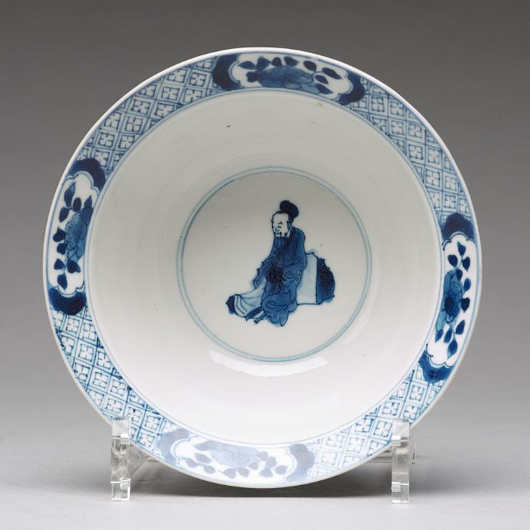 A blue and white bowl, Qing dynasty, Kangxi (1662-1722).