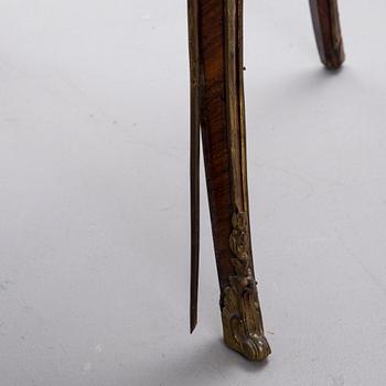BORD, Louis XV-stil, Frankrike 1900-talets början.