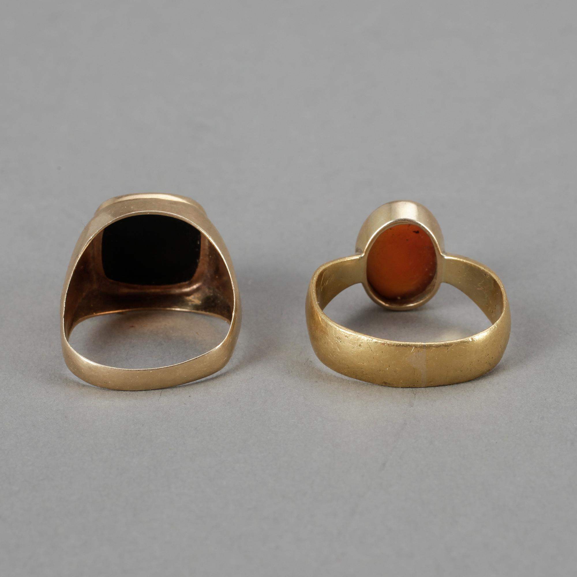 RINGAR, 7 st, guld, varav 2 med stenar, tot vikt 40 gram, mestadels 18 k.
