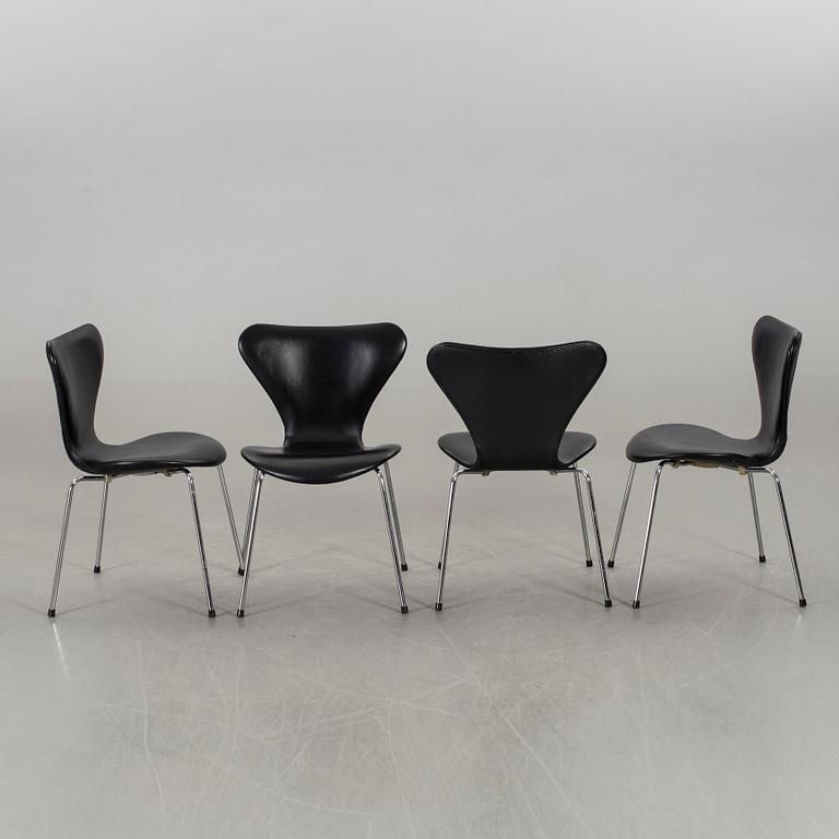 ARNE JACOBSEN, a set of four Sjuan chairs.