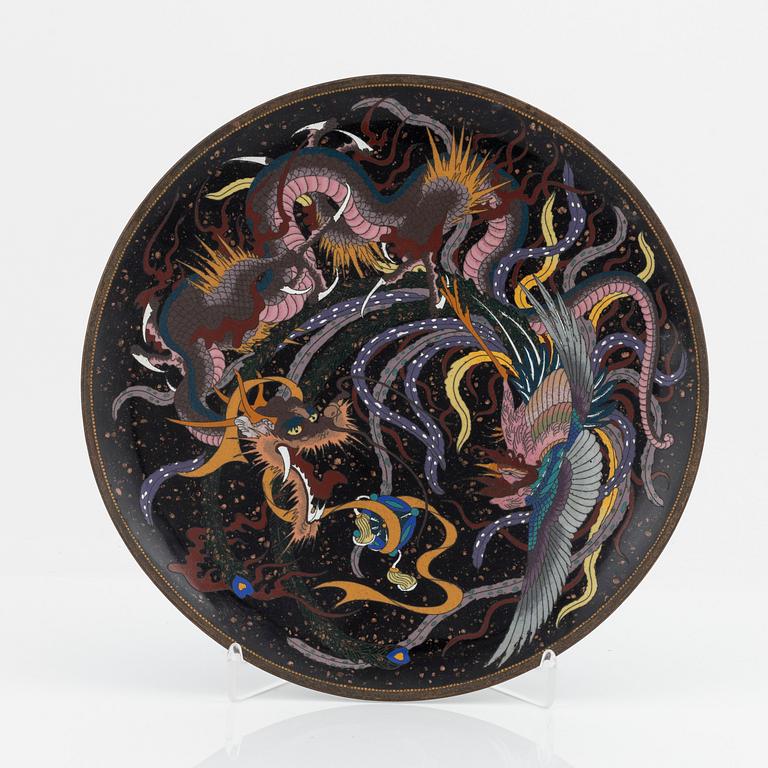 A cloisonné dish, Japan, 20th century.