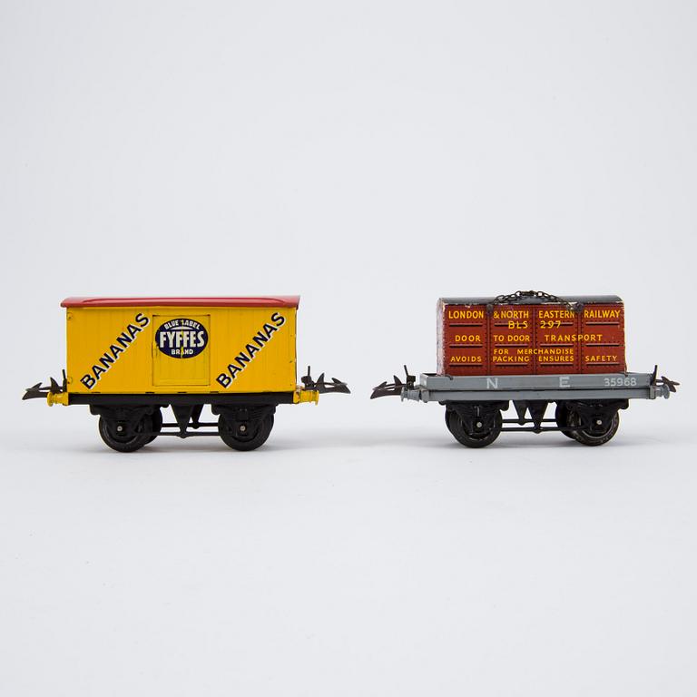 Twelve O-gauge Hornby train wagons England 1930s.