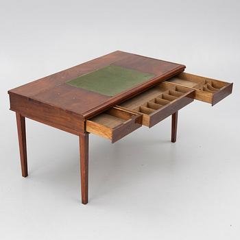 Skrivbord, troligen Danmark. 1900-talets första hälft.