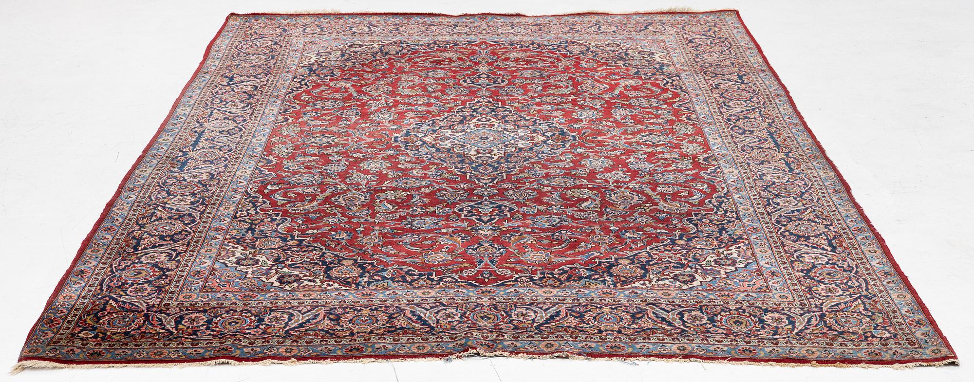A semi-antique carpet, Kashan, c. 310 x 215 cm.