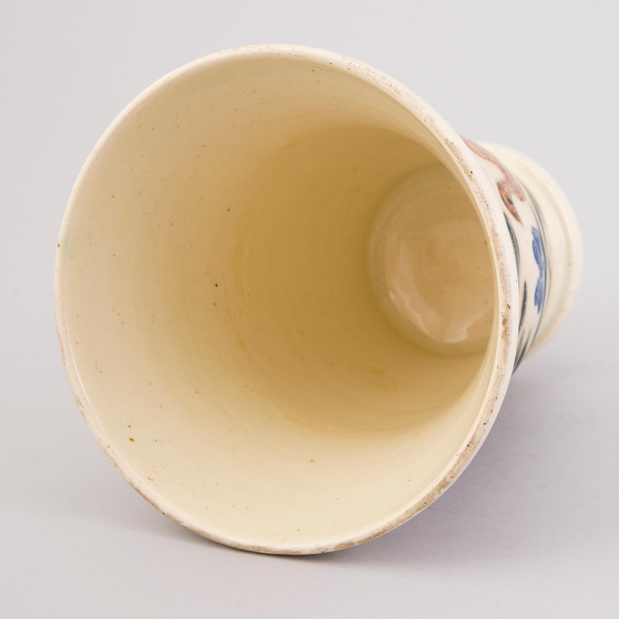 Gerda Thesleff, MALJAKKO, kivitavaraa, signeerattu GT.