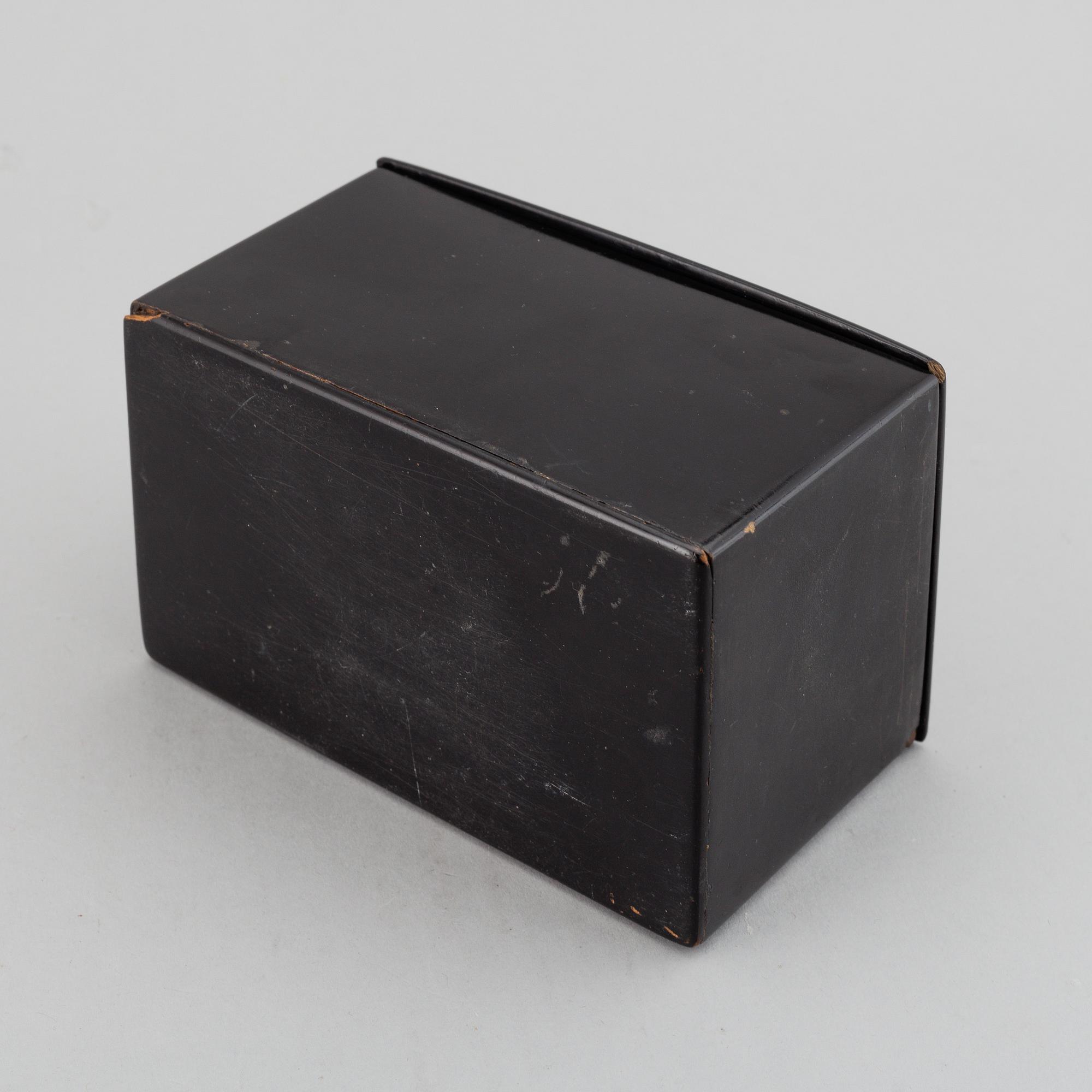 A lacquered lidded box, Russia, 1870s.