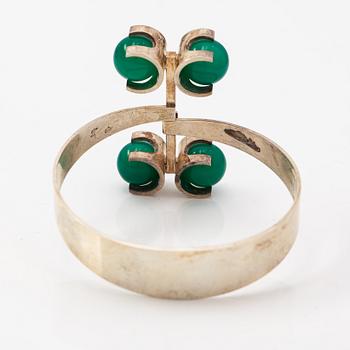 Rannekoru, stelringhopeaa ja kalcedoneja. Kupittaan kulta, Turku.