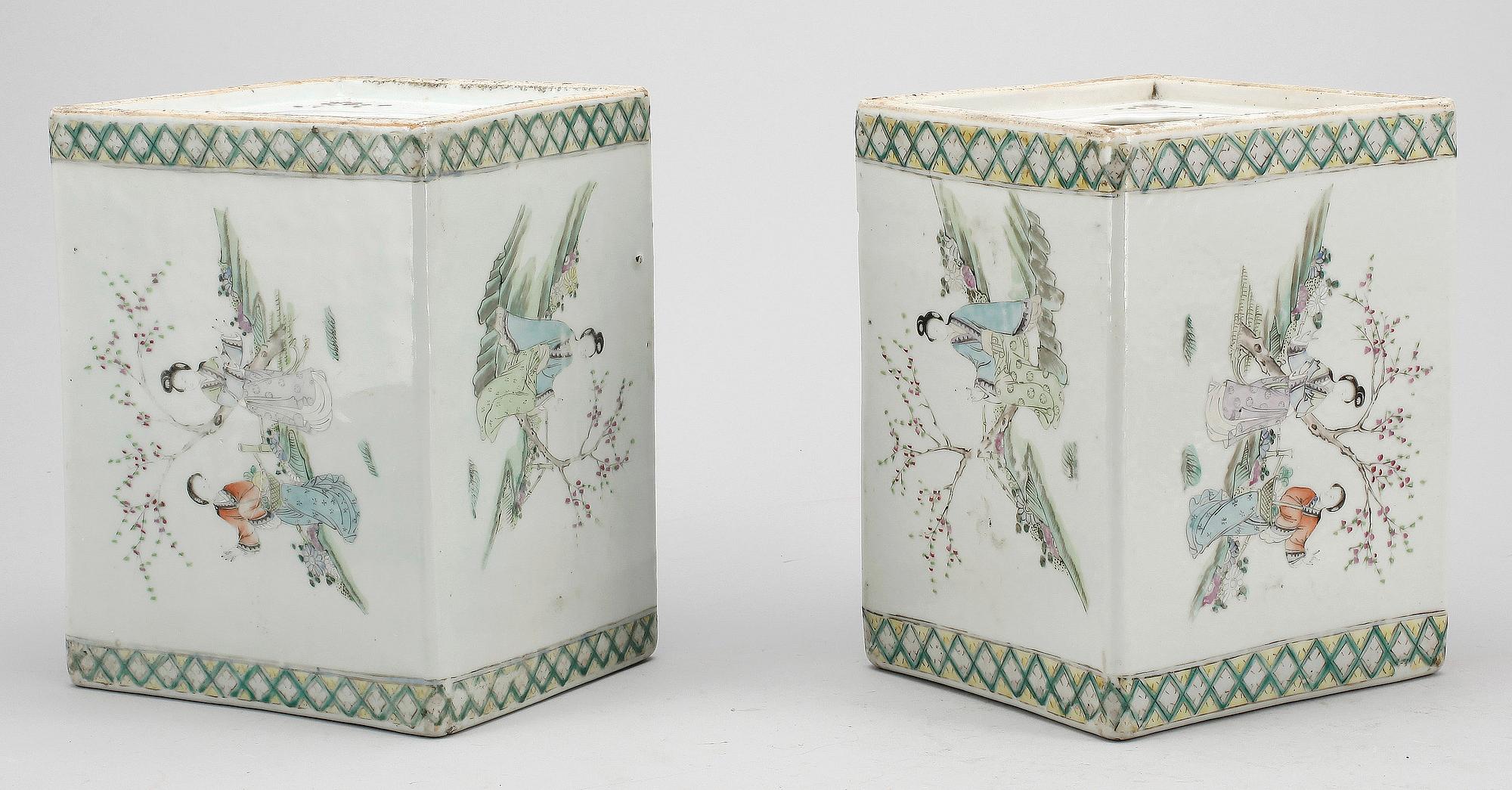 OPIUMKUDDAR, ett par, porslin, Kina, 1900-tal.