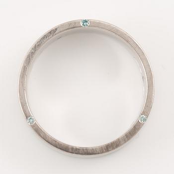Ring, 18K white gold set with brilliant-cut diamonds.