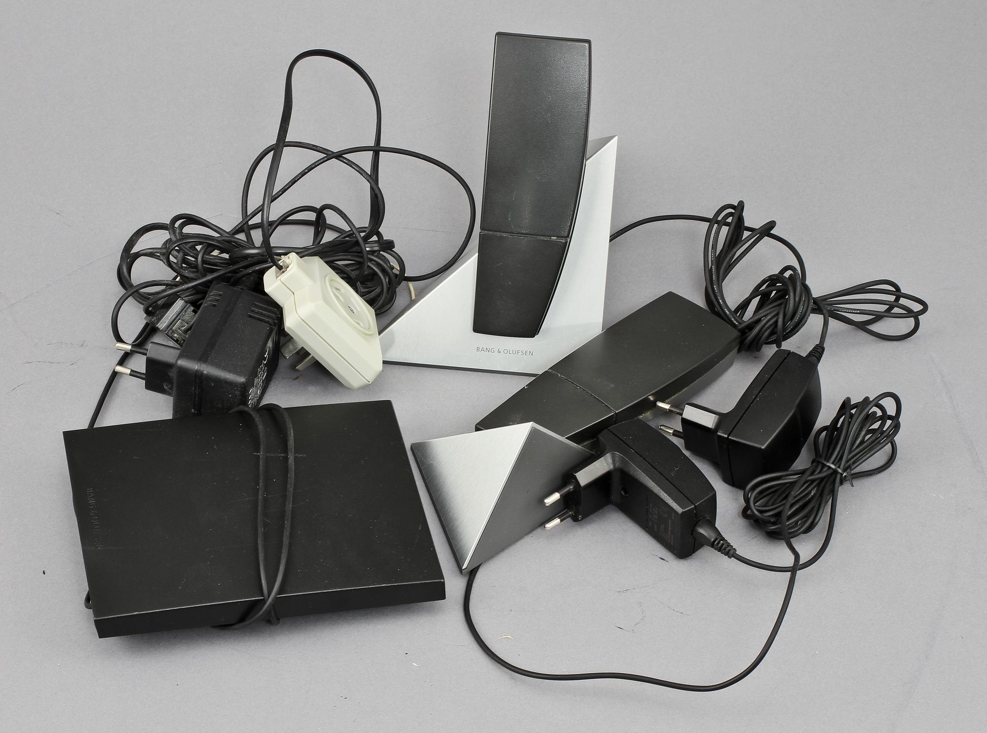 TELEFONER, 2 st, "Beocom 6000", Henrik Sorig Thomsen, Bang & Olufsen, omkring sekelskiftet 2000.