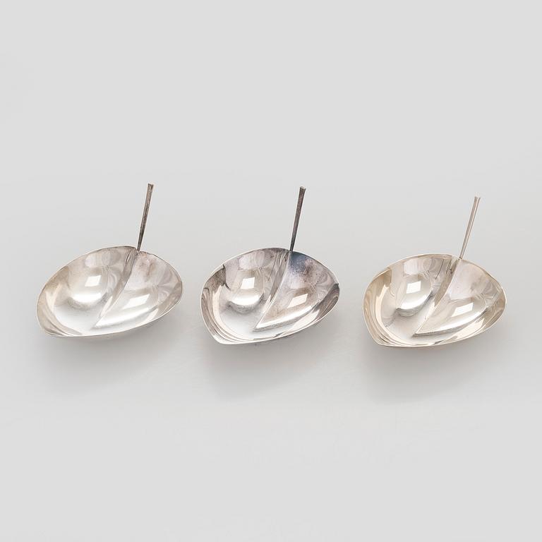 Tapio Wirkkala, Three 'TW 4' silver bowls, Kultakeskus, Hämeenlinna 1959, 1958, and 1961.