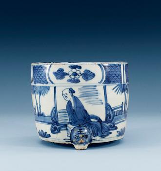1468. A blue and white tripod censer, Ming dynasty, Wanli (1573-1613).