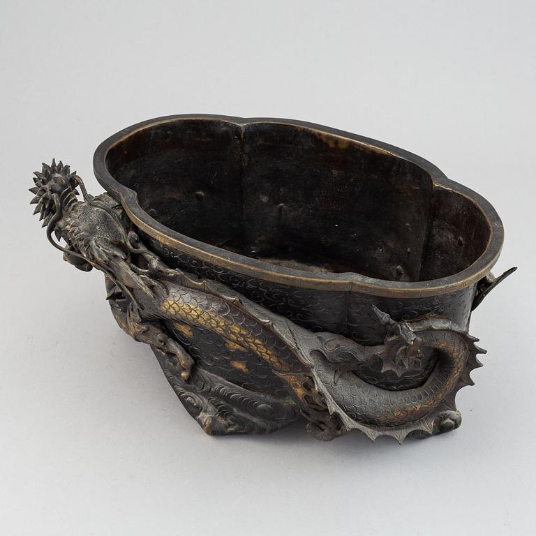 A large bronze flower pot, China, circa 1900.