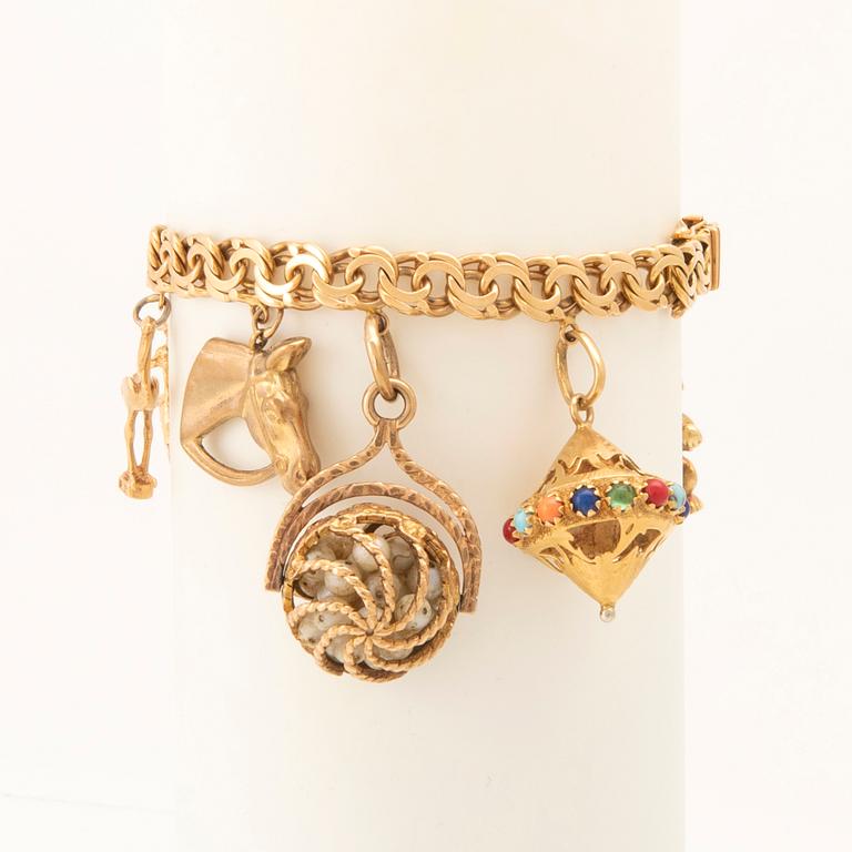 Armband Bismarck-länk med berlocker.