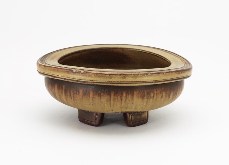 A Wilhelm Kåge 'Farsta' stoneware bowl, Gustavsberg Studio 1951.