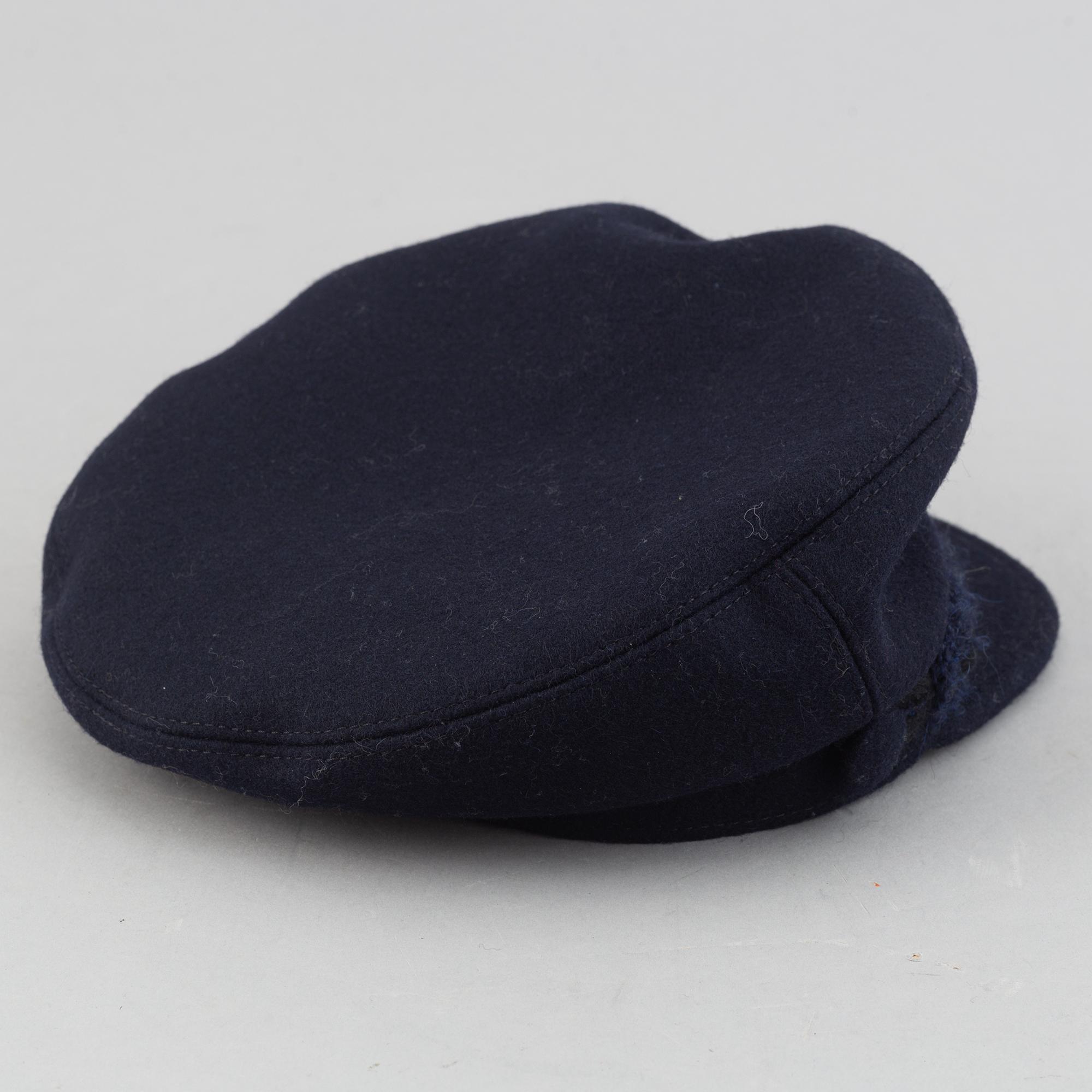 Chanel, a wool hat, size S.