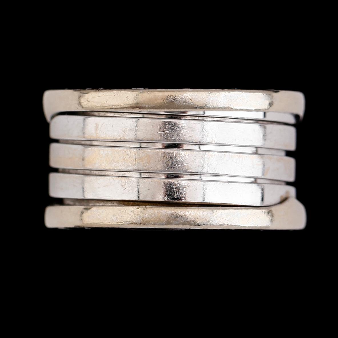 RING, 18K vitguld, Blvgari, Italien.