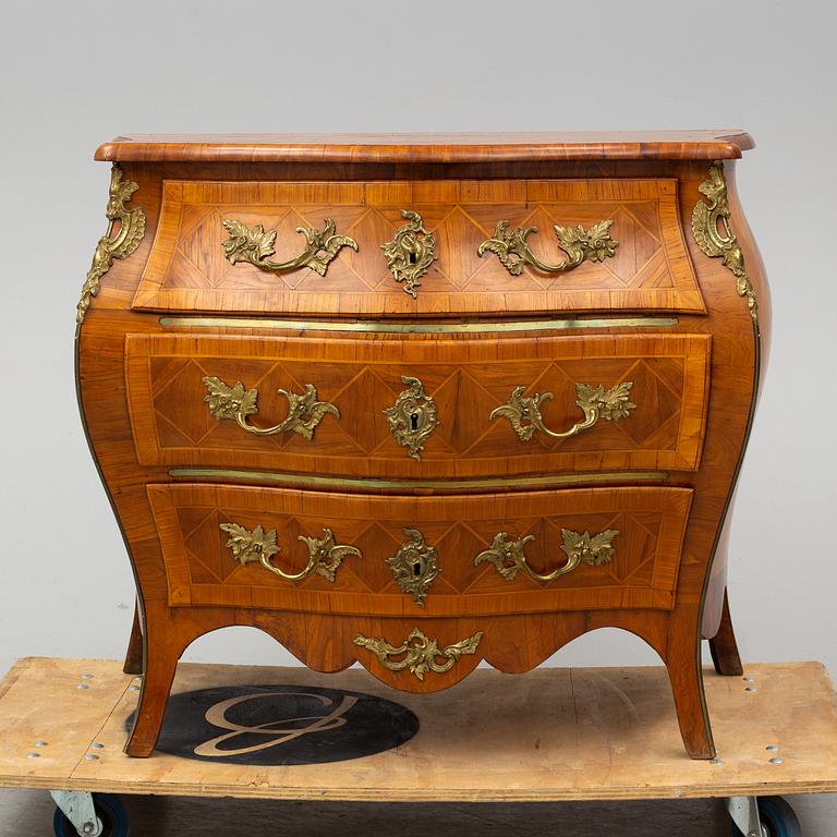 An 18th century rococo chest of drawers.