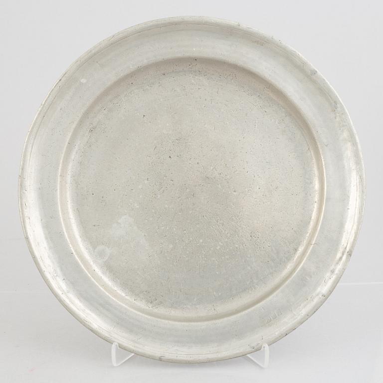 A set of three Swedish pewter dishes, including Johan Brun, Västervik 1787.