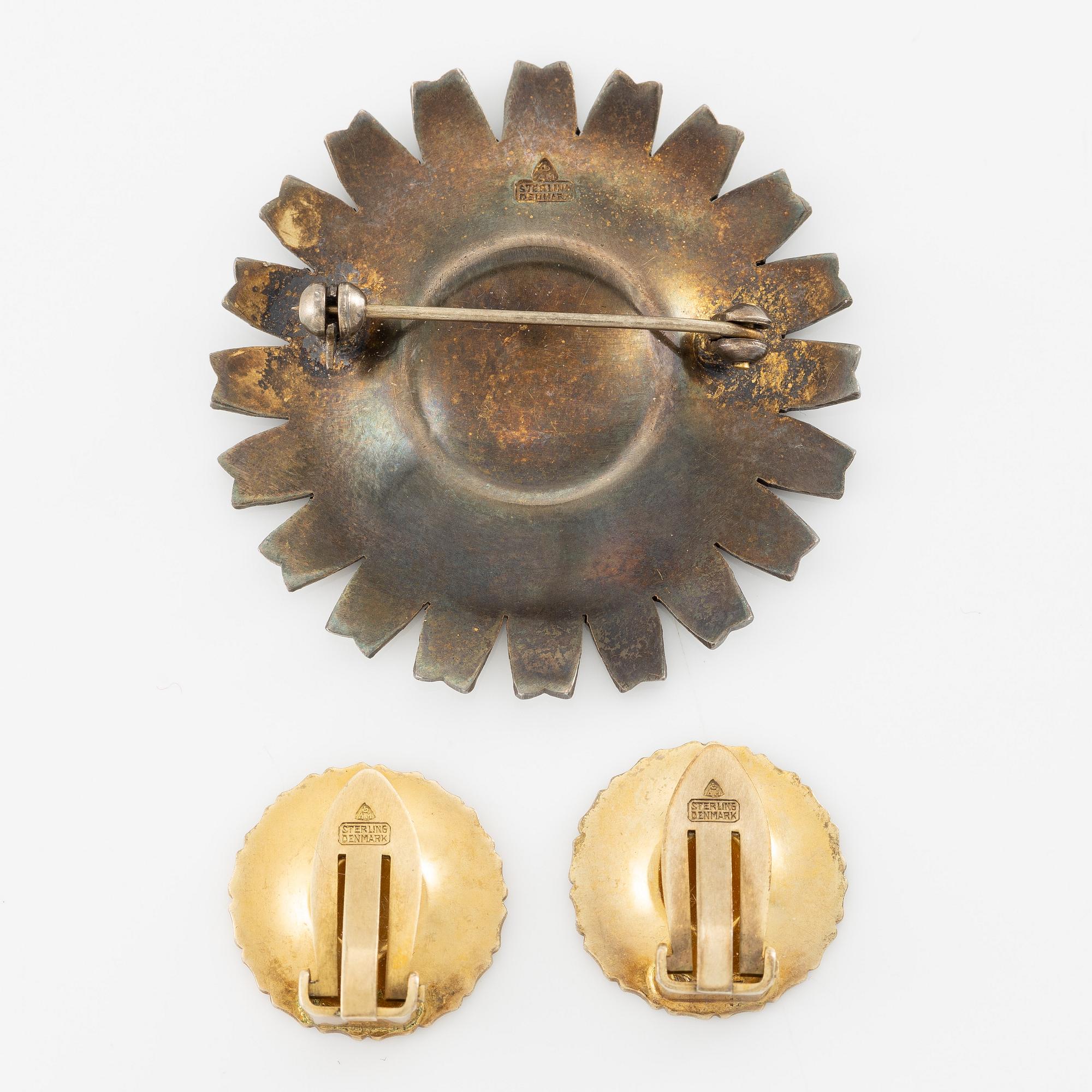 A brooch and a pair of earrings "Daisy", Anton Michelsen.