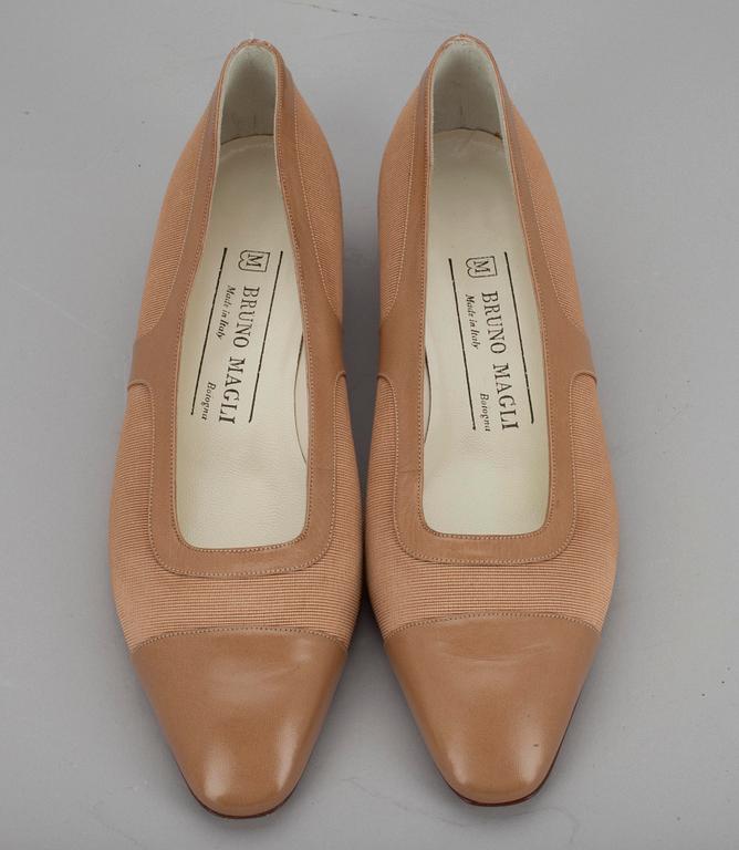 SKOR, pumps, Bruno Magli.